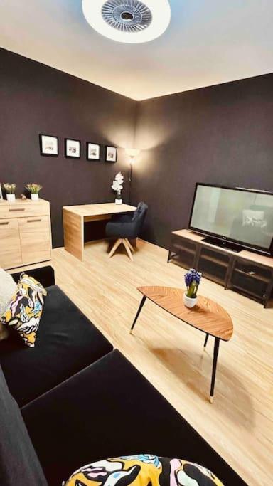 Moderny Apartman S Parkovanim Bratislava Exteriér fotografie