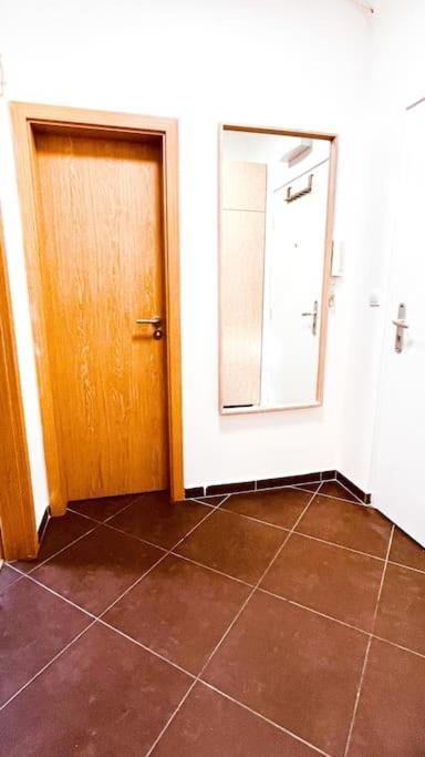 Moderny Apartman S Parkovanim Bratislava Exteriér fotografie
